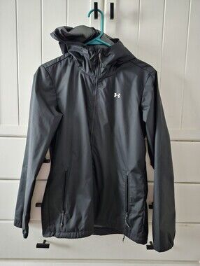 Under Armour Black Hooded Rain Jacket Sz S